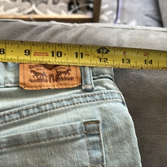 Levi’s mini mom shorts - Picture 2 of 7